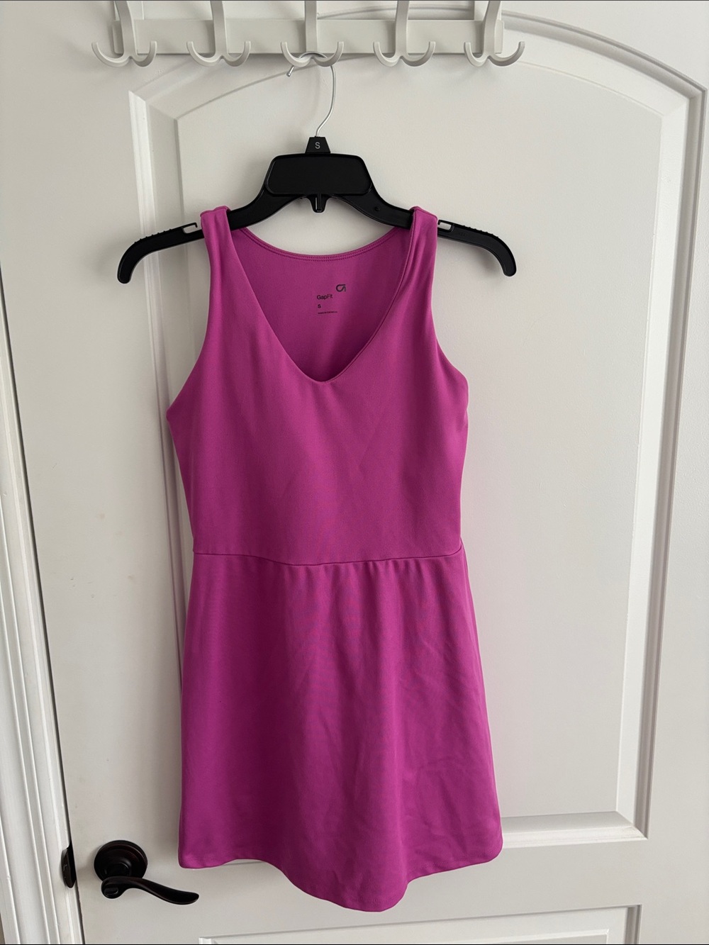 GapFit Women's Active Tank Dress Small V-Neck Sleeveless Built-In Shorts